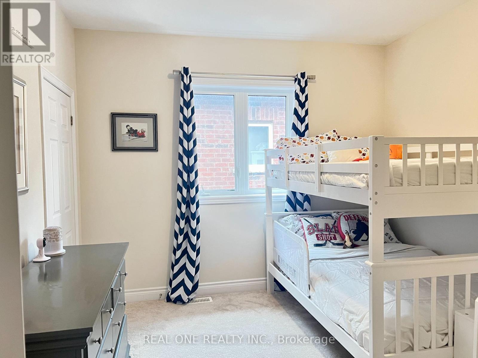 250 Niagara Trail, Halton Hills, ON - Indoor Photo Showing Bedroom