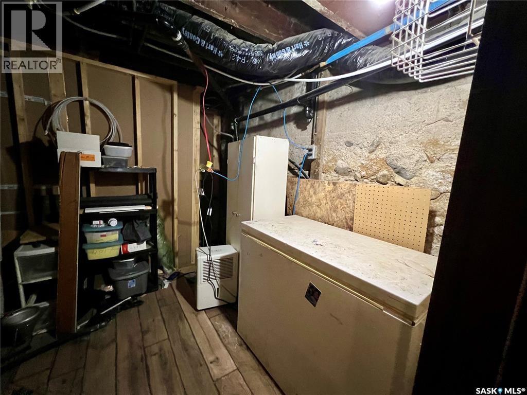 82 3Rd Avenue E, Central Butte, SK - Indoor Photo Showing Basement