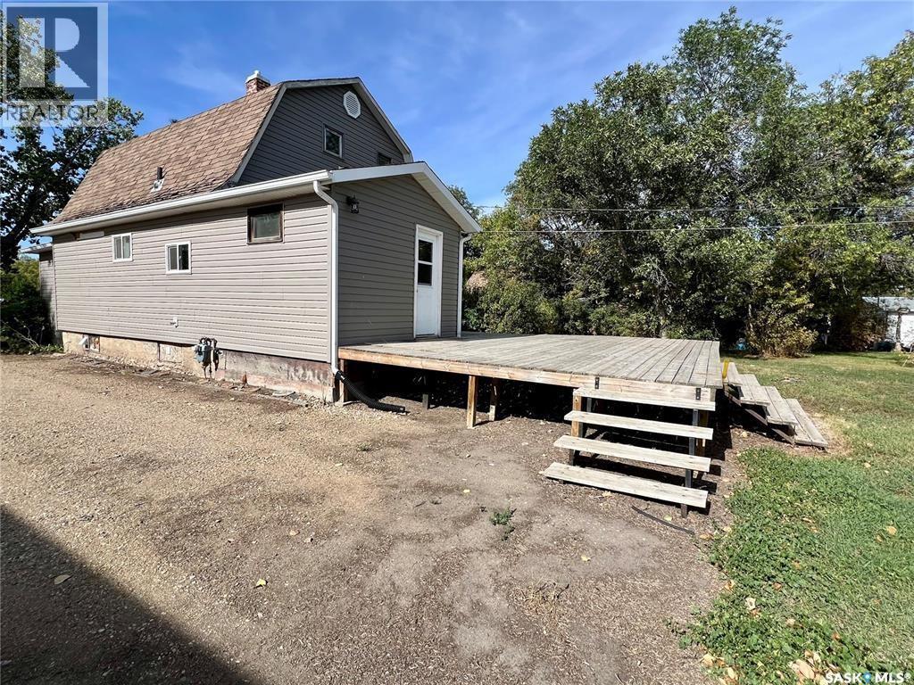 82 3Rd Avenue E, Central Butte, SK - Outdoor With Exterior