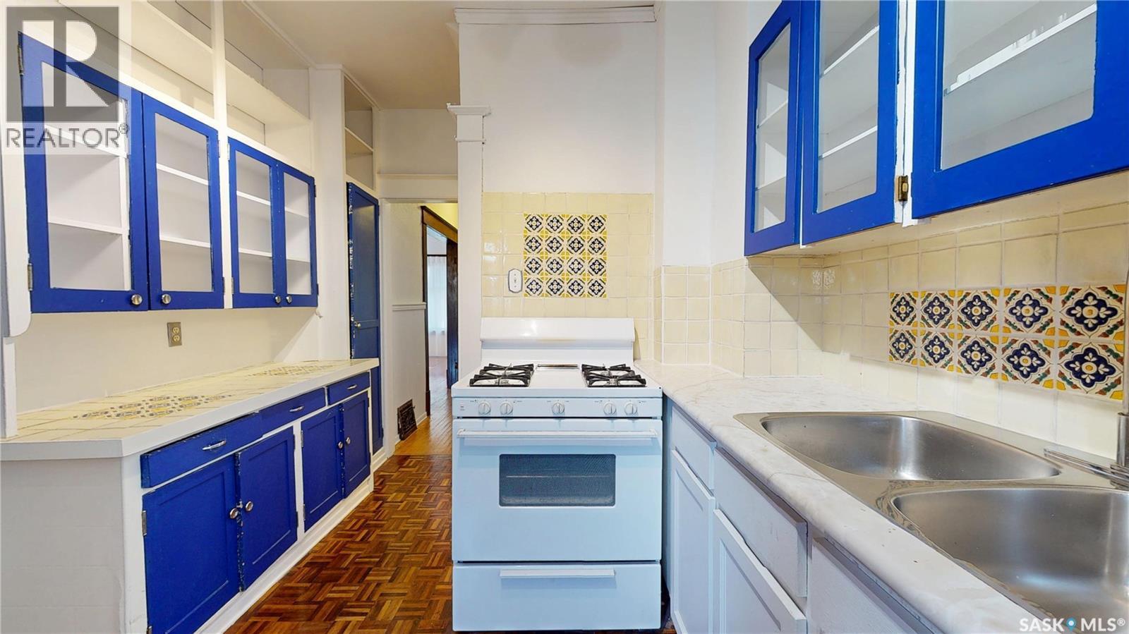 2053 Rae Street, Regina, SK - Indoor Photo Showing Kitchen With Double Sink