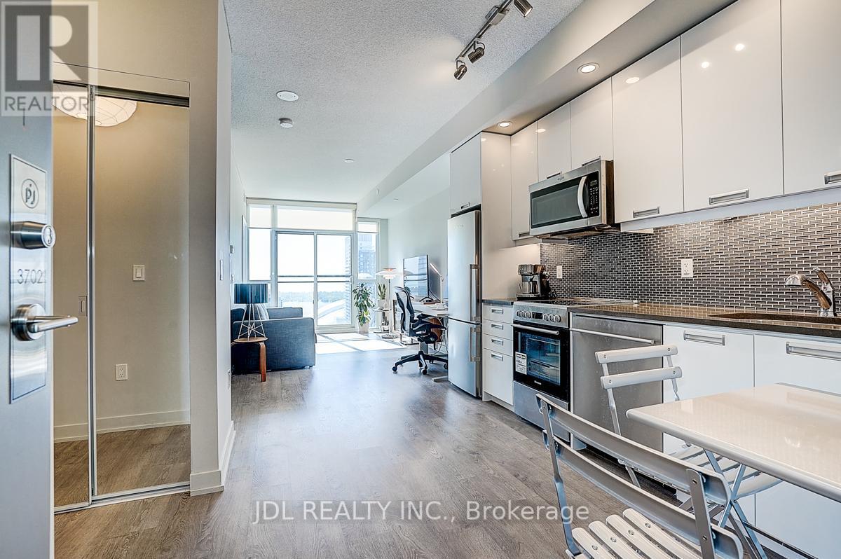 3702 - 99 John Street, Toronto, ON - Indoor Photo Showing Kitchen With Upgraded Kitchen