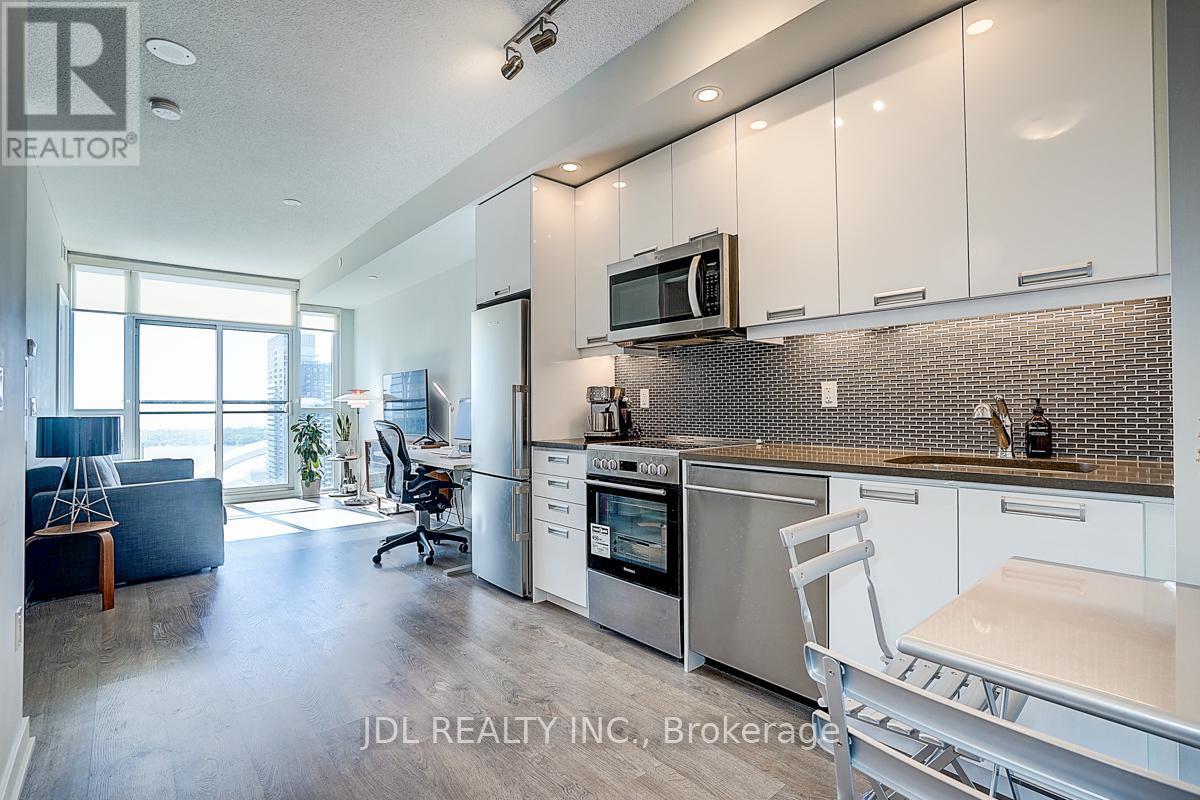 3702 - 99 John Street, Toronto, ON - Indoor Photo Showing Kitchen With Upgraded Kitchen