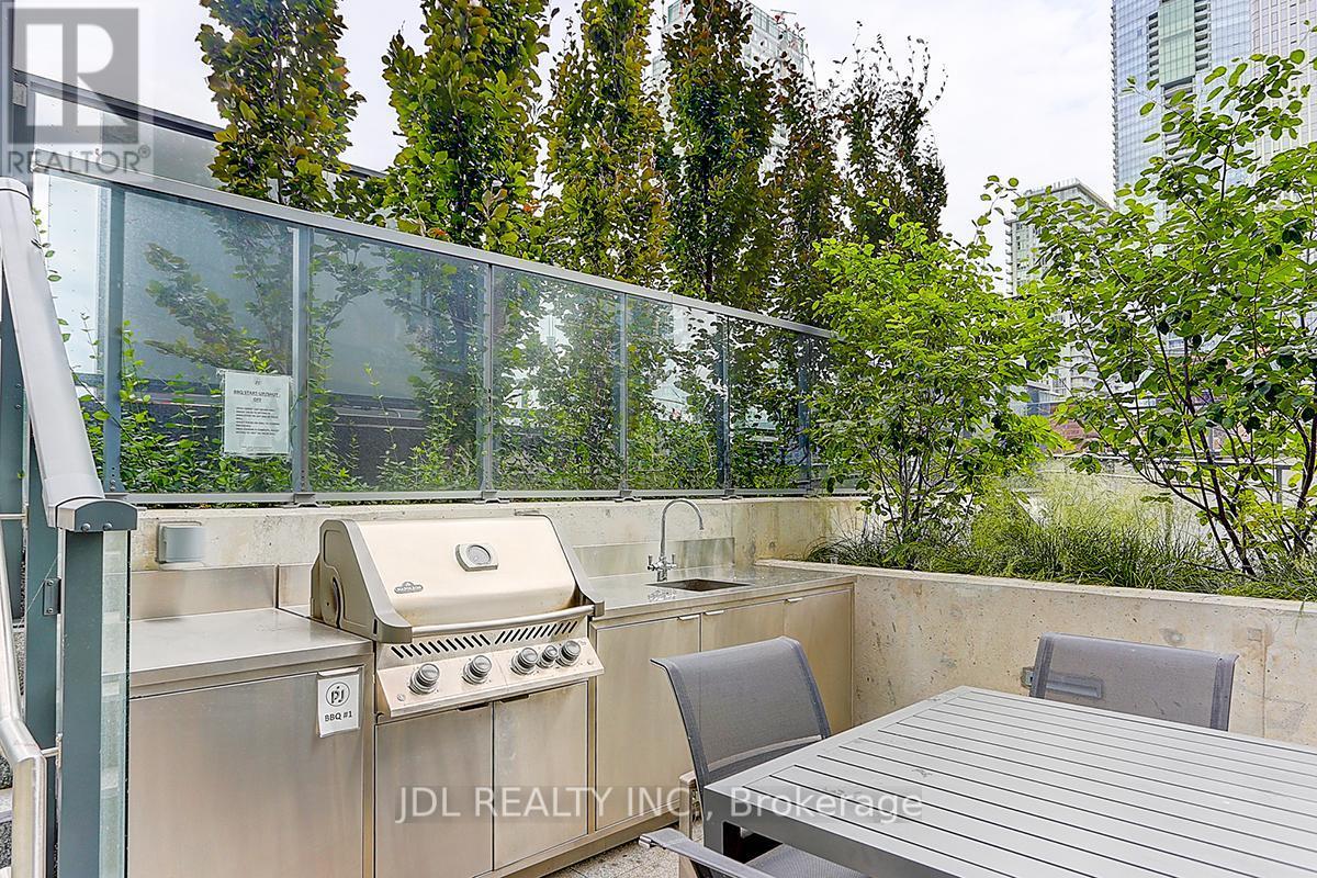 3702 - 99 John Street, Toronto, ON - Outdoor