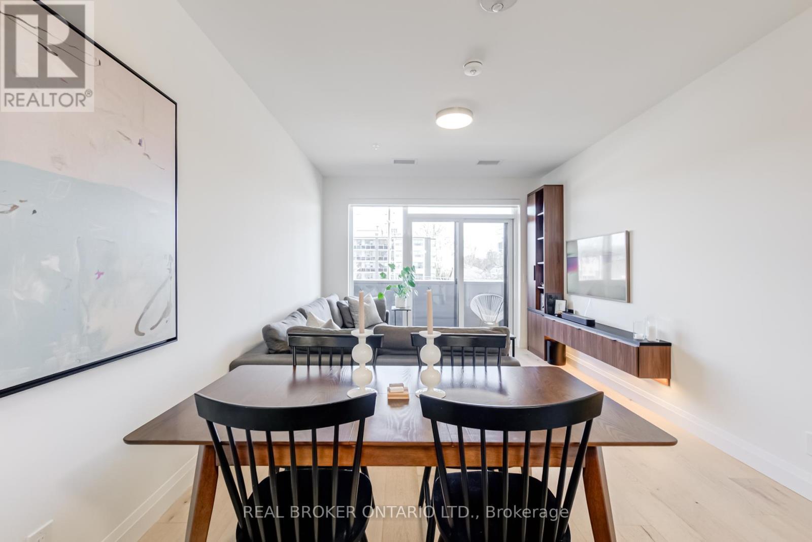 205 - 500 Brock Avenue, Burlington, ON - Indoor