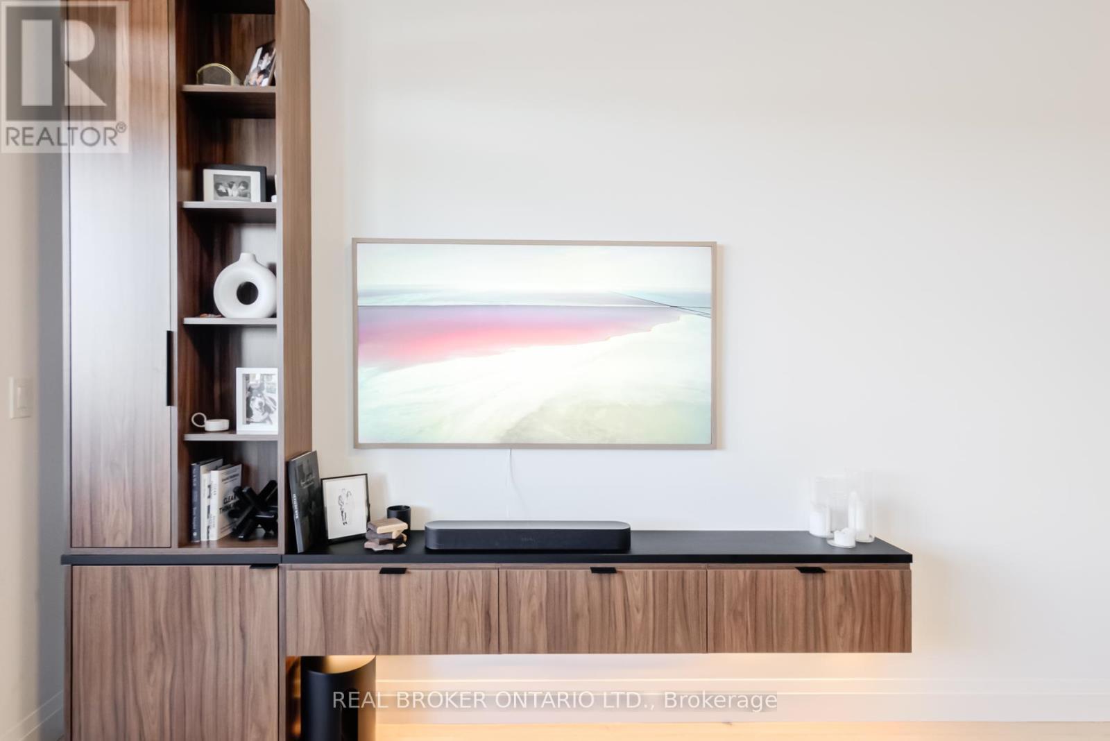 205 - 500 Brock Avenue, Burlington, ON -