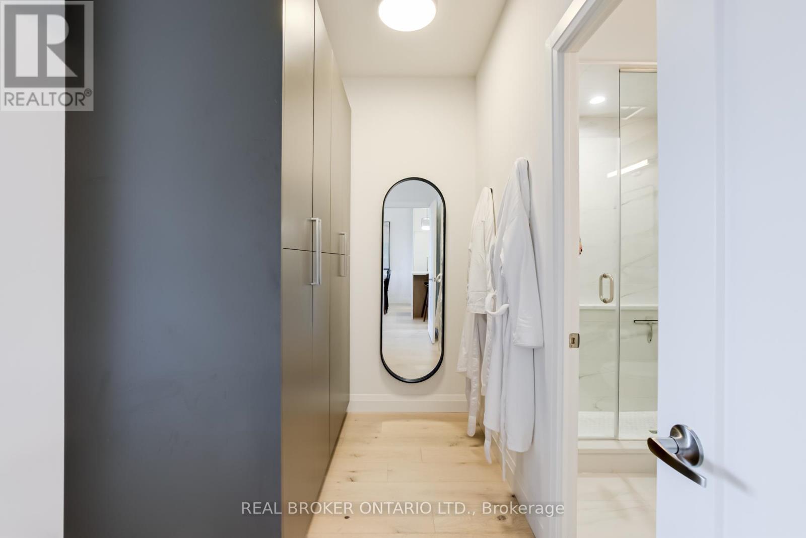 205 - 500 Brock Avenue, Burlington, ON - Indoor