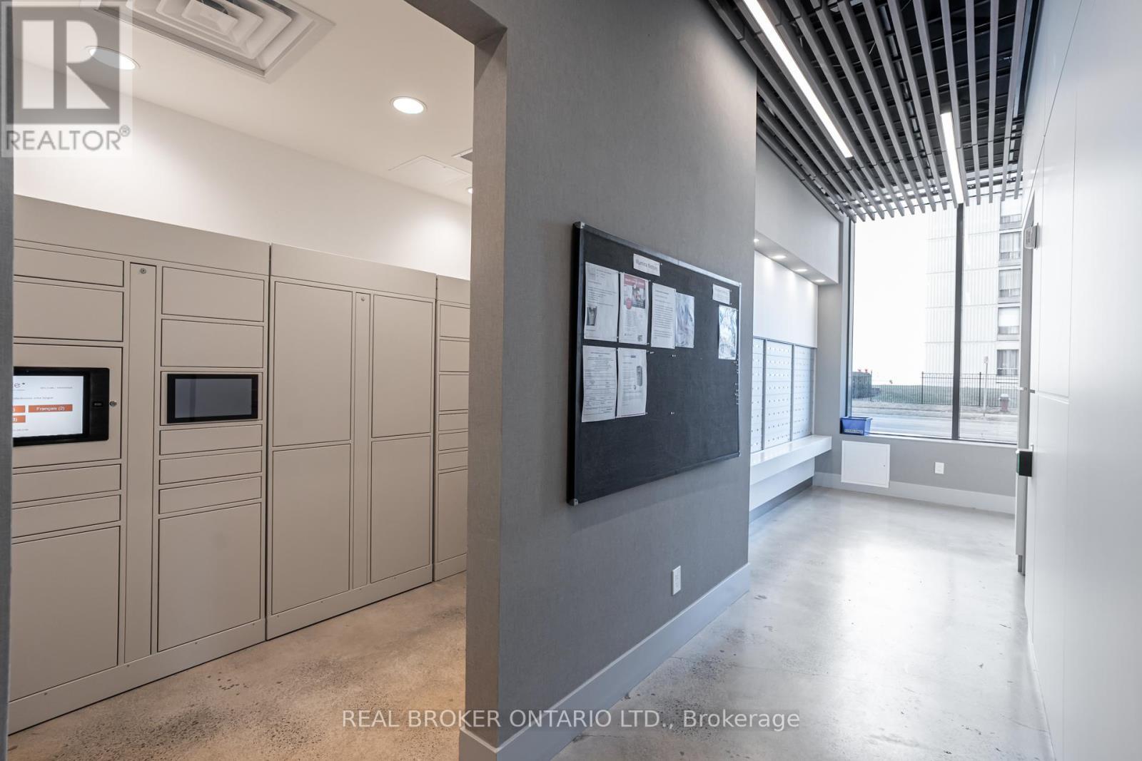 205 - 500 Brock Avenue, Burlington, ON - Indoor Photo Showing Other Room