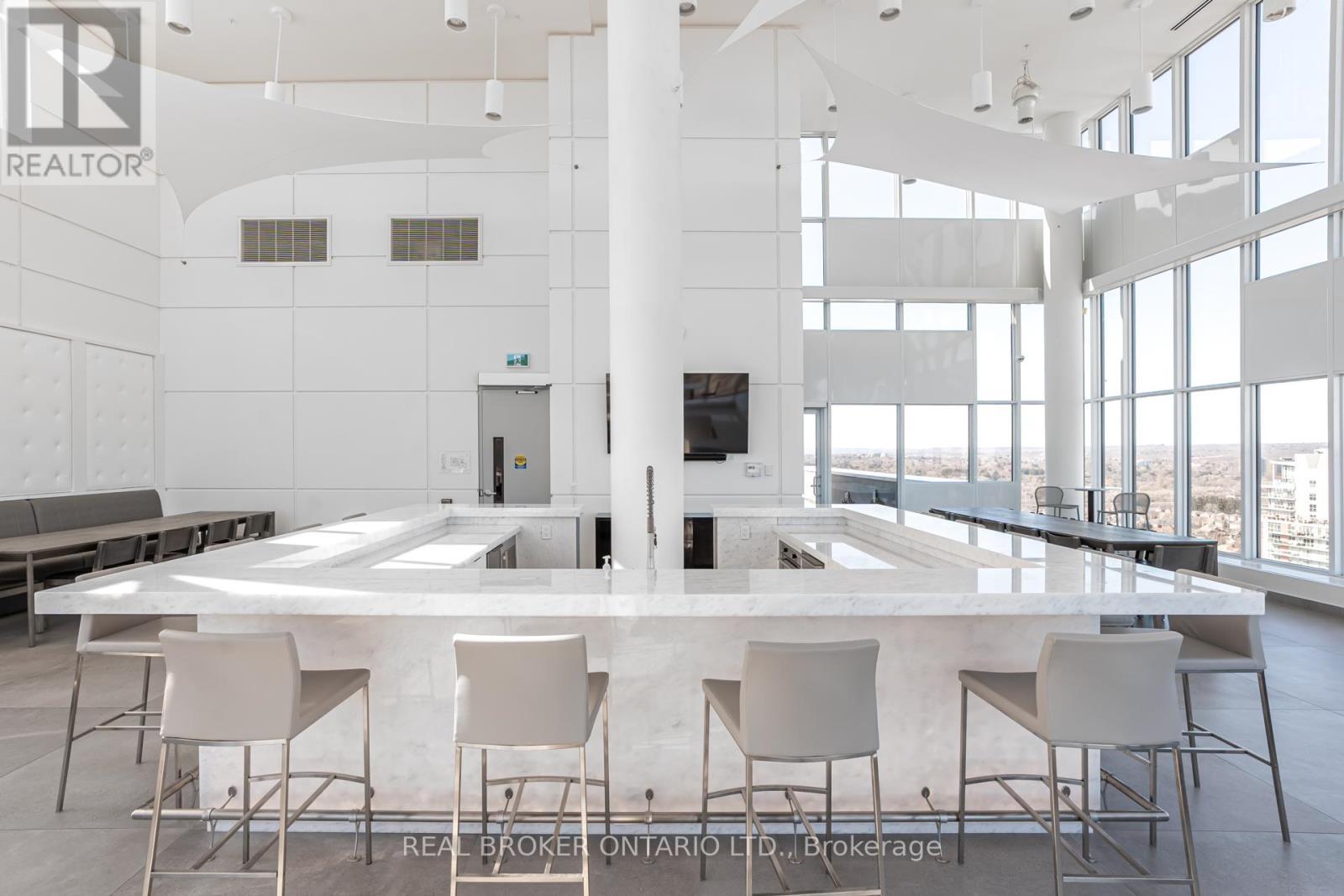 205 - 500 Brock Avenue, Burlington, ON - Indoor