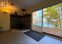 Rec room w/walk'out -