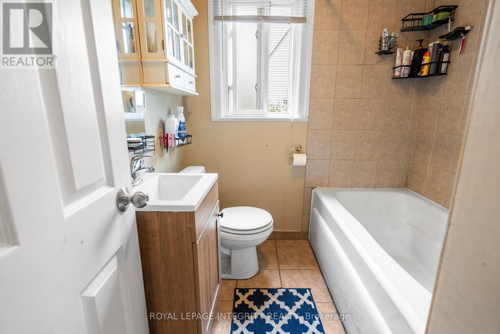 256 Alfred Street, Ottawa, ON - Indoor Photo Showing Bathroom
