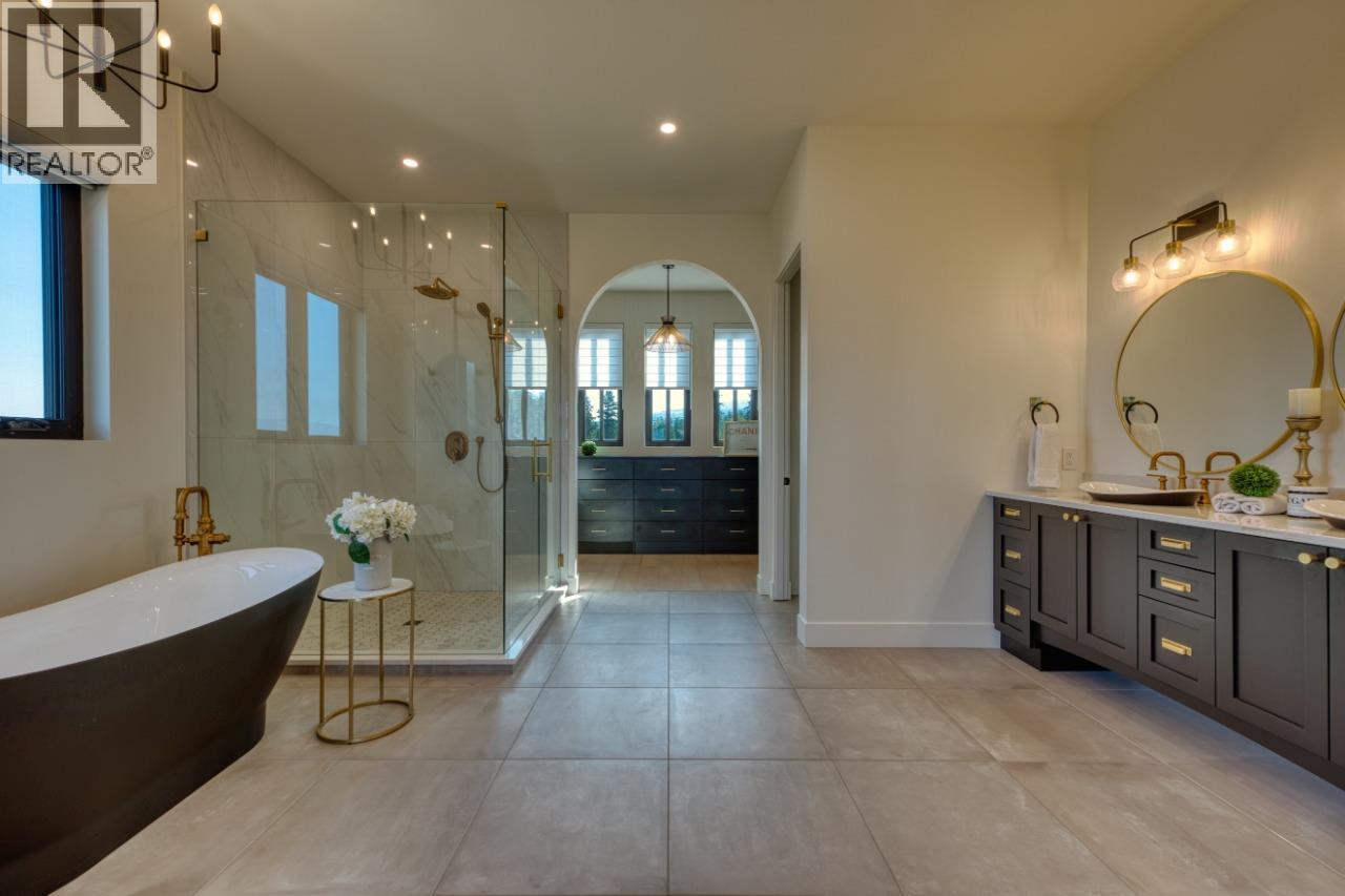652 Trumpeter Road, Kelowna, BC - Indoor Photo Showing Bathroom