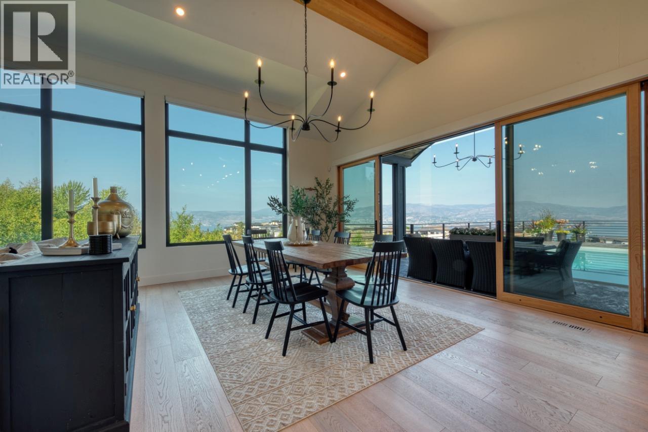 652 Trumpeter Road, Kelowna, BC - Indoor Photo Showing Dining Room