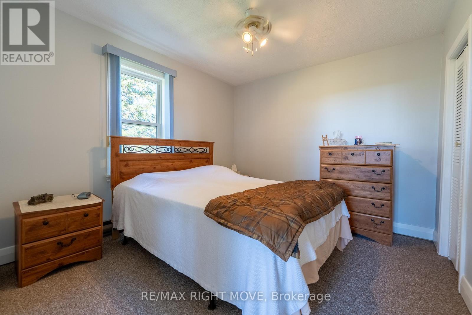 8785 10Th Line, Essa, ON - Indoor Photo Showing Bedroom