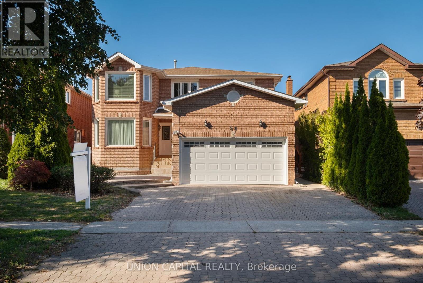 58 Horizon Court, Richmond Hill, ON - Outdoor