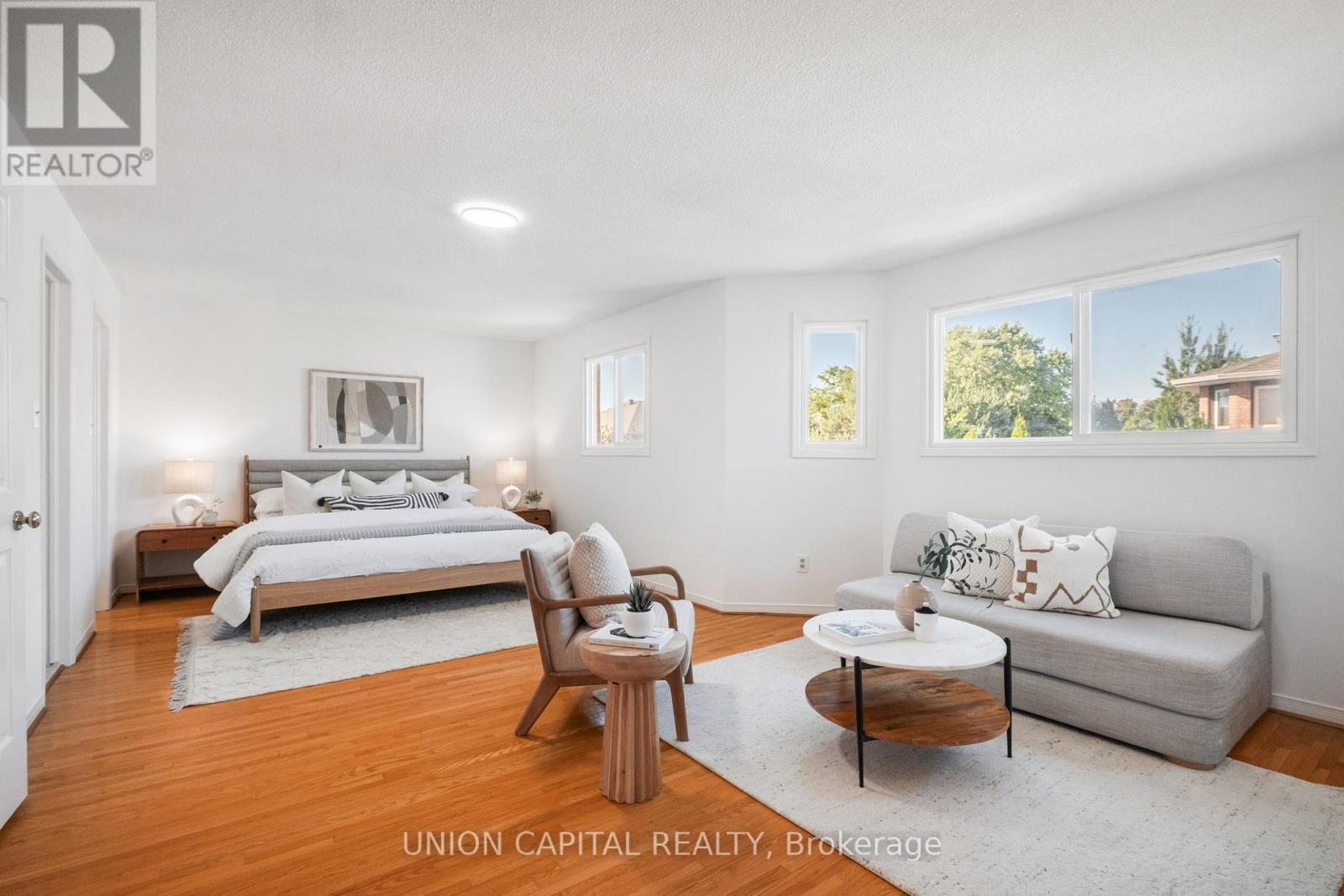 58 Horizon Court, Richmond Hill, ON - Indoor Photo Showing Bedroom
