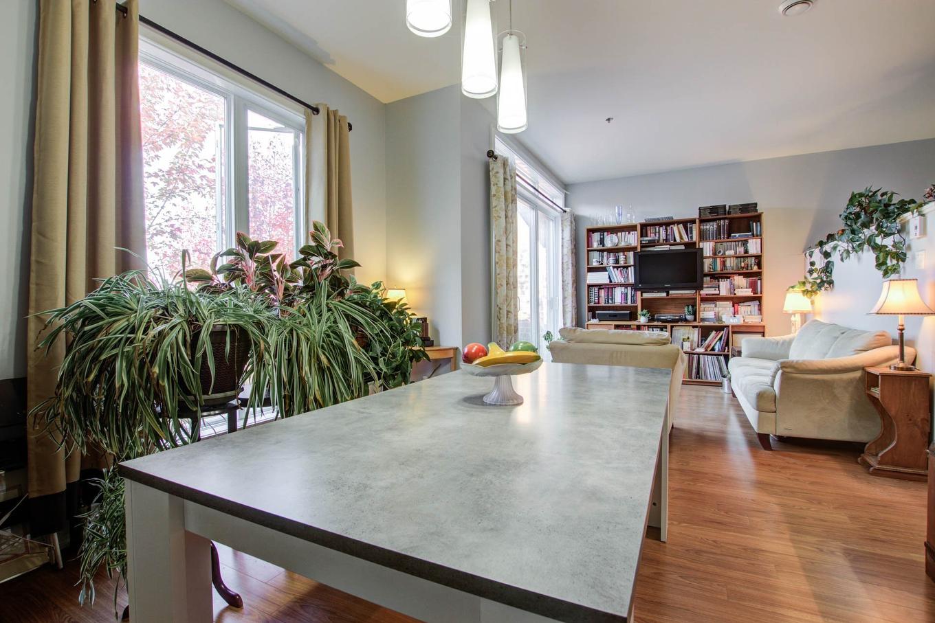Overall view - 403-5905 Rue De La Tourbière, Longueuil (Saint-Hubert), QC - Indoor Photo Showing Dining Room