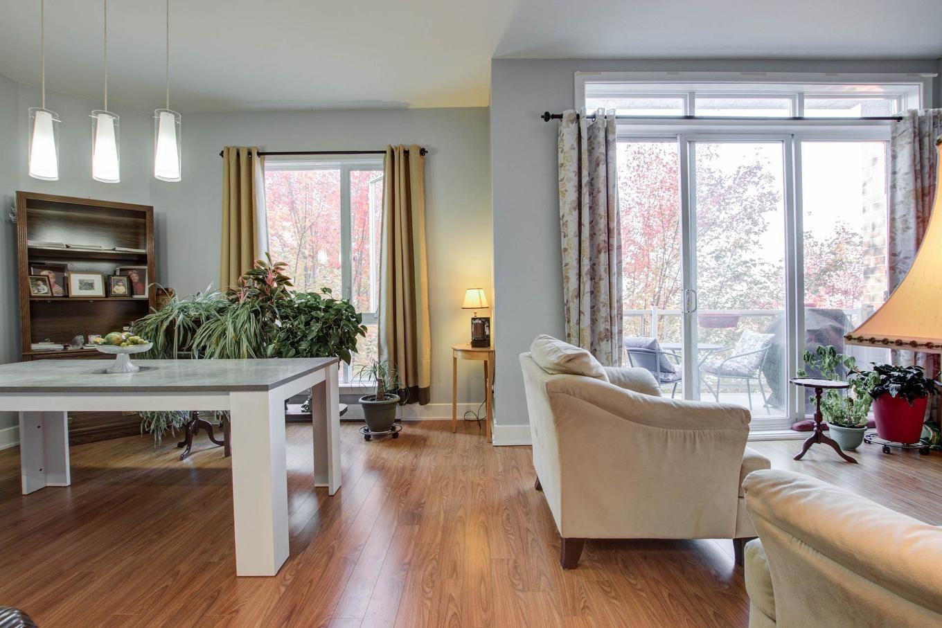 Overall view - 403-5905 Rue De La Tourbière, Longueuil (Saint-Hubert), QC - Indoor Photo Showing Living Room