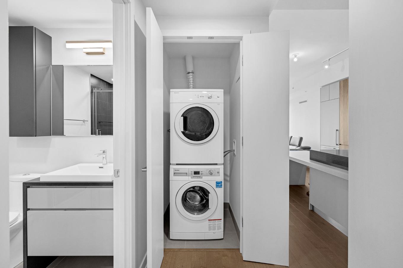 Laundry room - 3701-1188 Rue St-Antoine O., Montréal (Ville-Marie), QC - Indoor Photo Showing Laundry Room