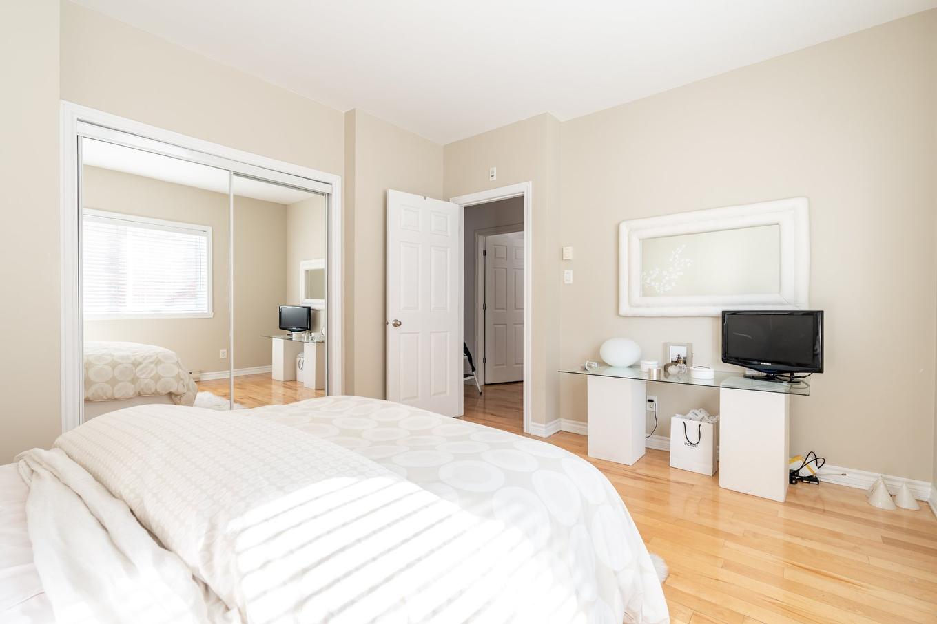 Chambre à coucher principale - 8-1485 Rue St-Jacques, Montréal (Ville-Marie), QC - Indoor Photo Showing Bedroom