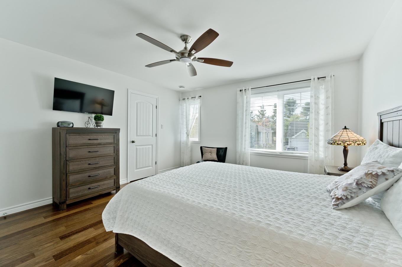 Bedroom - 1529 Rue Des Horizons, Magog, QC - Indoor Photo Showing Bedroom