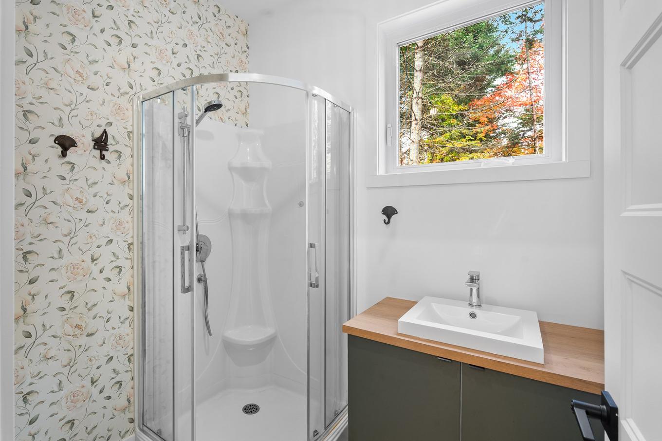 Bathroom - 2247 Ch. Du Golf, Sainte-Lucie-Des-Laurentides, QC - Indoor Photo Showing Bathroom