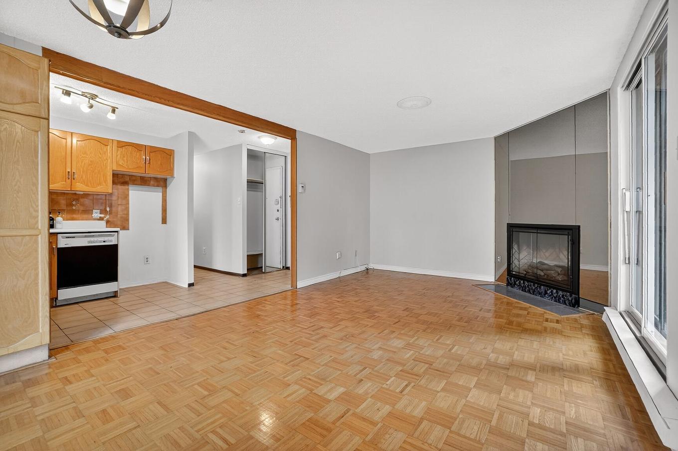 Vue d'ensemble - 3-3127 Boul. Lasalle, Montréal (Verdun/Île-Des-Soeurs), QC - Indoor With Fireplace