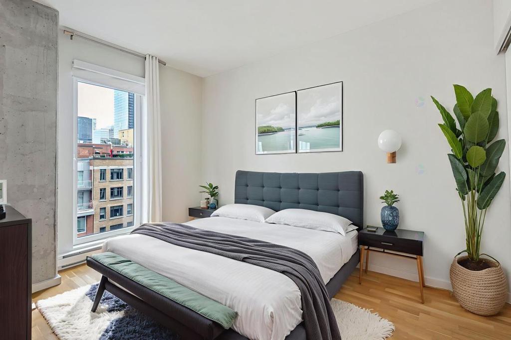 - 1502-350 Boul. De Maisonneuve O., Montréal (Ville-Marie), QC - Indoor Photo Showing Bedroom