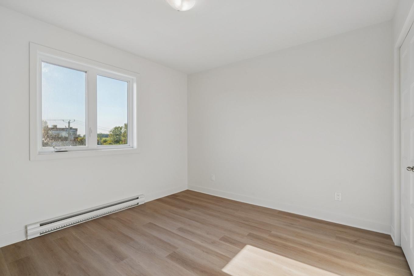 Bedroom - 304-622 Rue Jeanne-Mance, Salaberry-De-Valleyfield, QC - Indoor Photo Showing Other Room