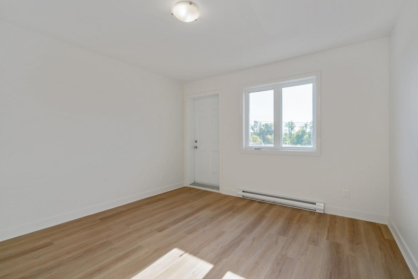 Bedroom - 304-622 Rue Jeanne-Mance, Salaberry-De-Valleyfield, QC - Indoor Photo Showing Other Room