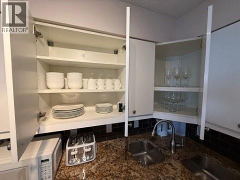 155 Front Street North Unit# 1408, Sarnia, ON - Indoor Photo Showing Kitchen