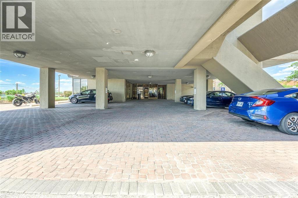 155 Front Street North Unit# 1408, Sarnia, ON - Photo Showing Garage