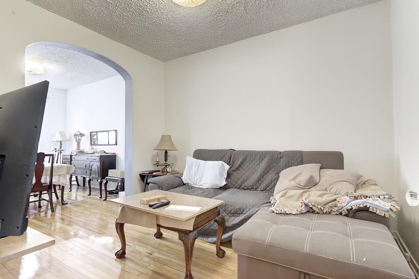 Salon - 795 - 801 Rue Godin, Montréal (Verdun/Île-Des-Soeurs), QC - Indoor