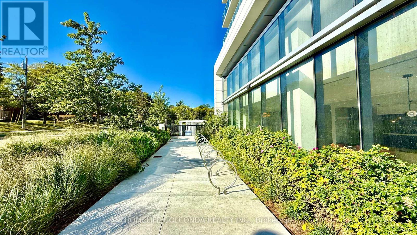 733 - 20 O'Neill Road, Toronto, ON - Outdoor