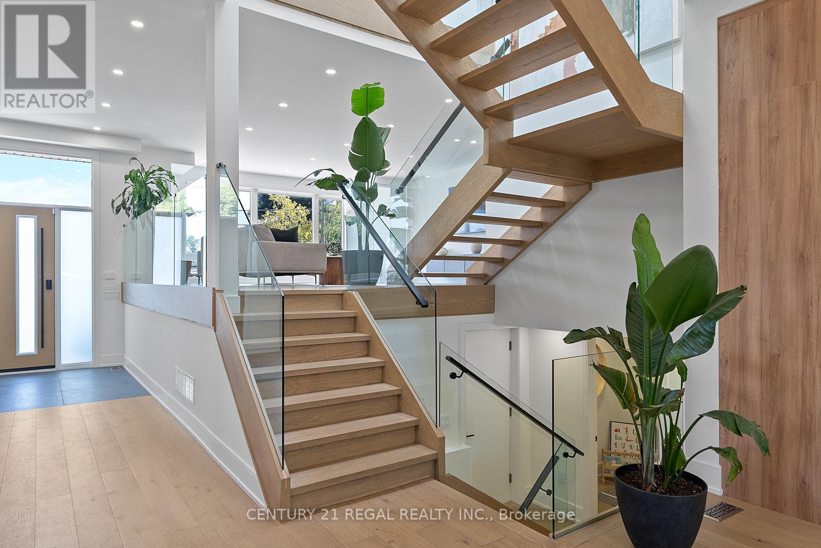 Staircase - 84 Bexhill Avenue, Toronto, ON - Indoor Photo Showing Other Room