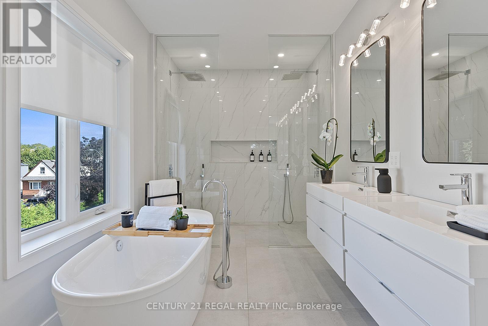 Master Bathroom Ensuite - 84 Bexhill Avenue, Toronto, ON - Indoor Photo Showing Bathroom