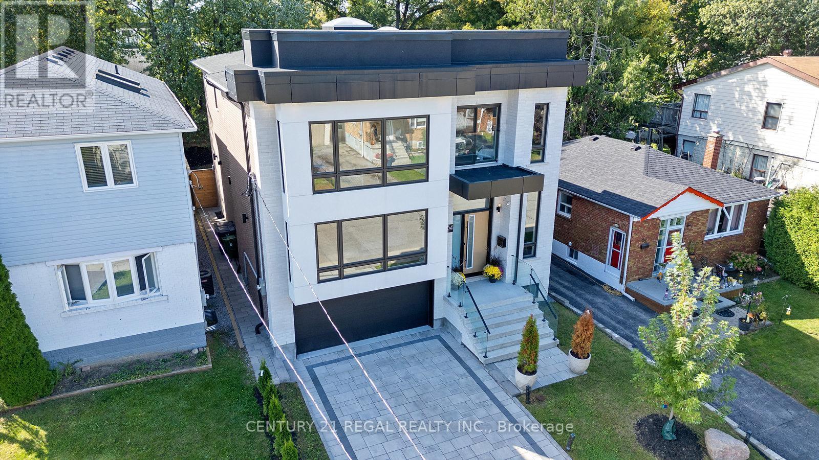 Exterior Front - 84 Bexhill Avenue, Toronto, ON - Outdoor