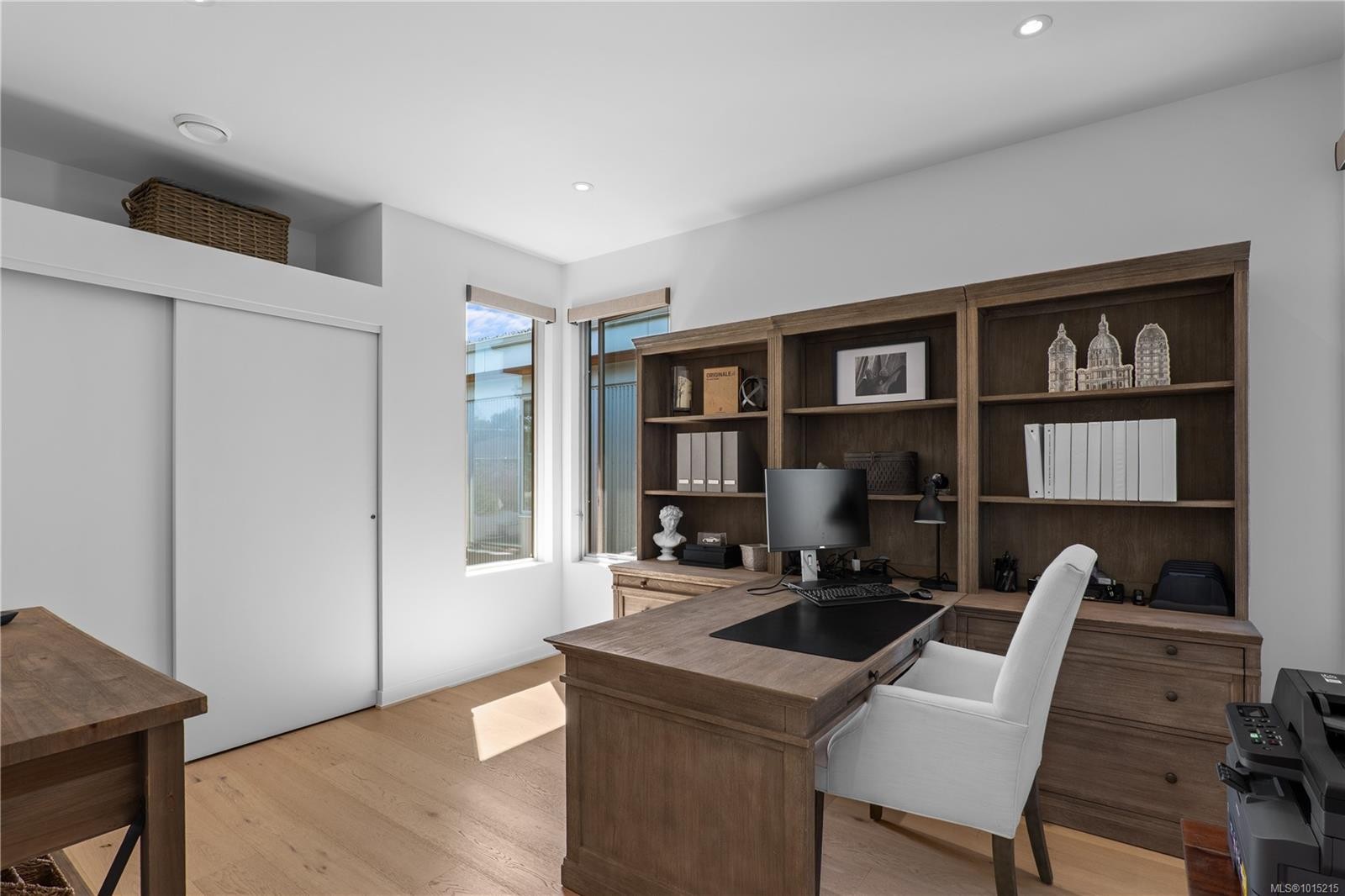 10383 Allbay Rd, Sidney, BC