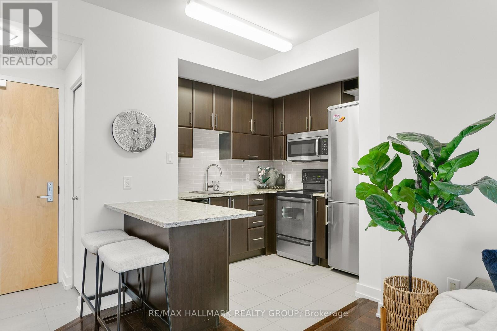 1510 - 179 Metcalfe Street, Ottawa, ON - Indoor Photo Showing Kitchen