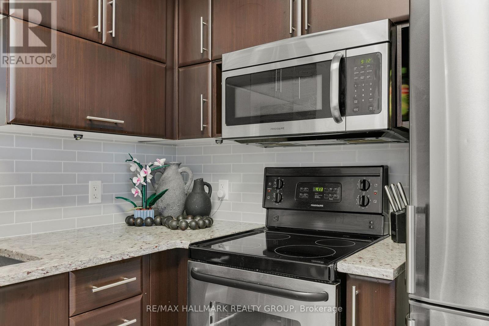 1510 - 179 Metcalfe Street, Ottawa, ON - Indoor Photo Showing Kitchen