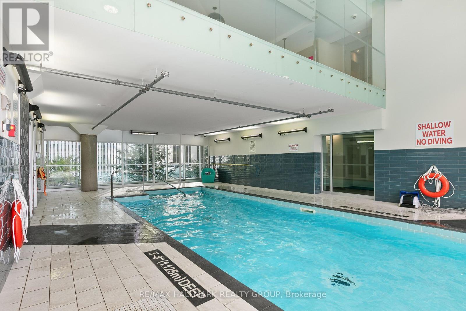 1510 - 179 Metcalfe Street, Ottawa, ON - Indoor Photo Showing Other Room With In Ground Pool