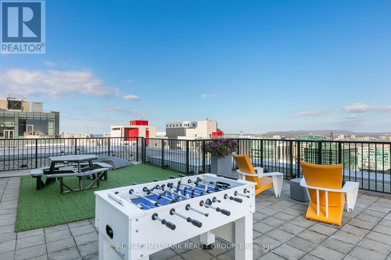 1510 - 179 Metcalfe Street, Ottawa, ON - Outdoor