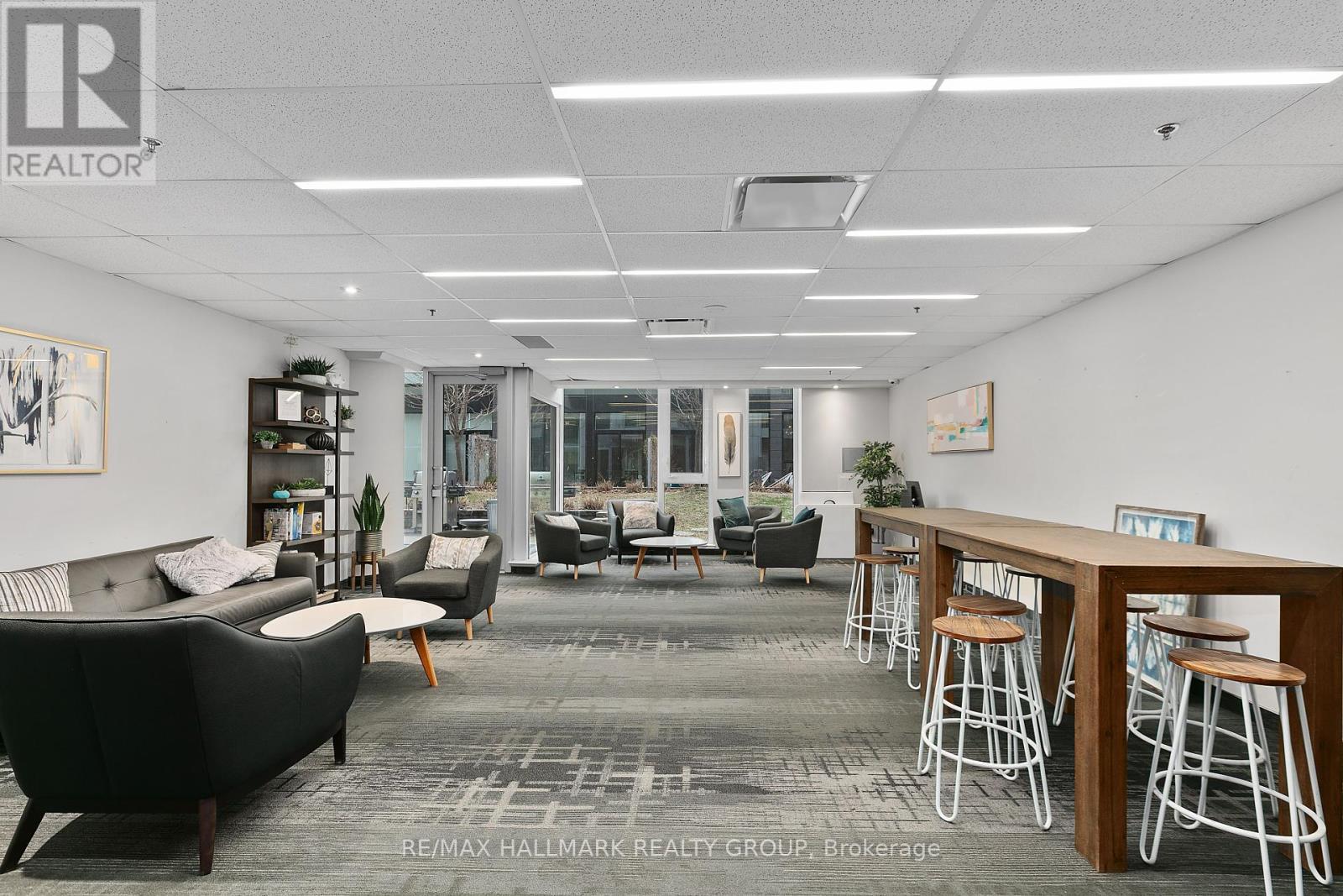 1510 - 179 Metcalfe Street, Ottawa, ON - Indoor