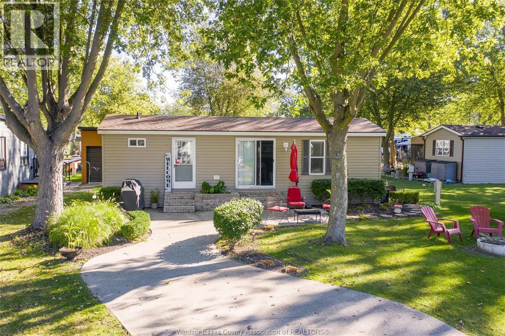 981 County Rd 2 Unit# 535, Lakeshore, ON - Outdoor With Facade