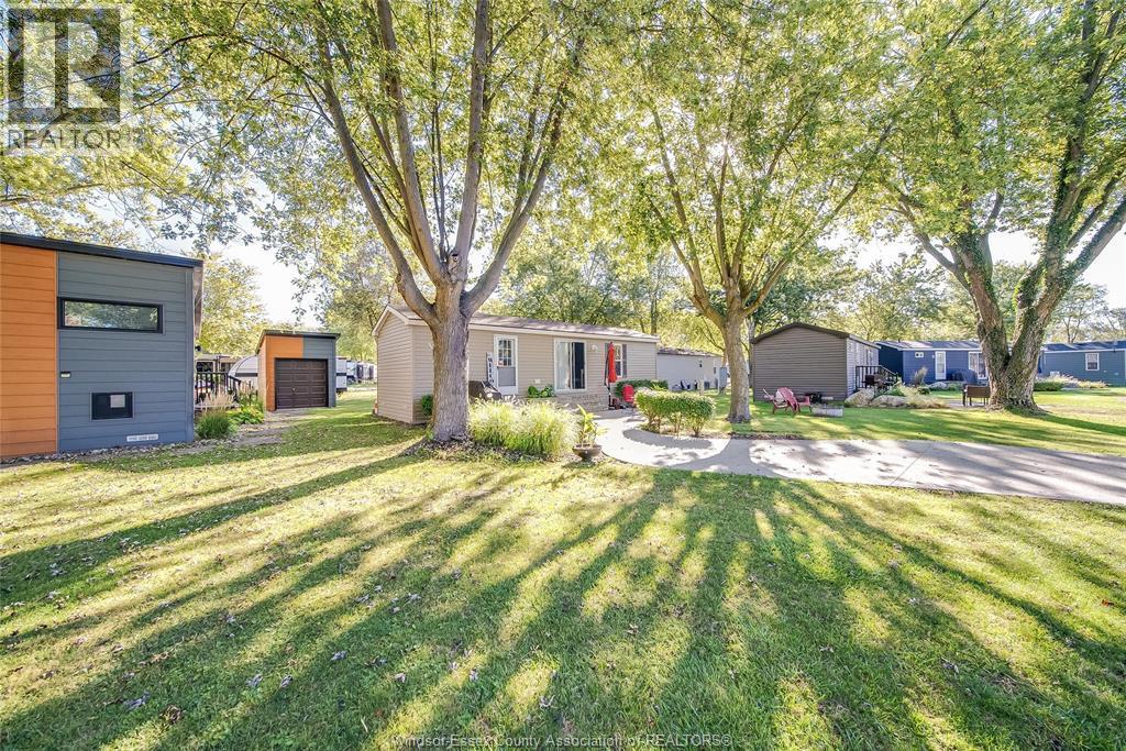 981 County Rd 2 Unit# 535, Lakeshore, ON - Outdoor