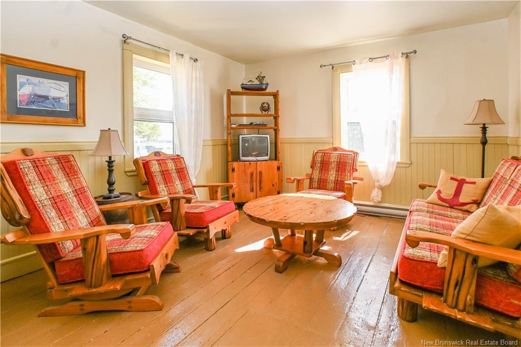 62 Rue Du Parc St, Petite-Lamèque, NB