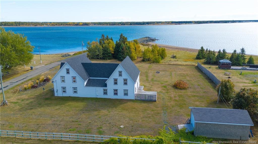 62 Rue Du Parc St, Petite-Lamèque, NB