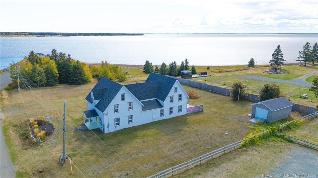 62 Rue Du Parc St, Petite-Lamèque, NB