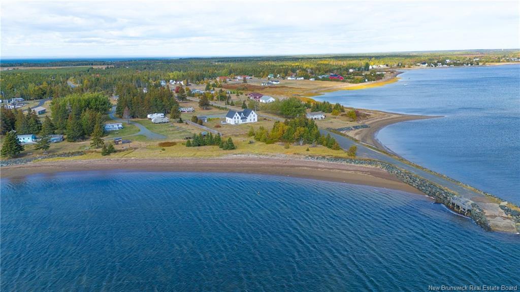 62 Rue Du Parc St, Petite-Lamèque, NB