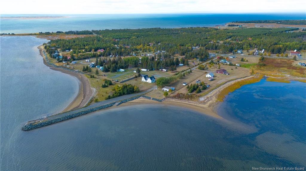 62 Rue Du Parc St, Petite-Lamèque, NB