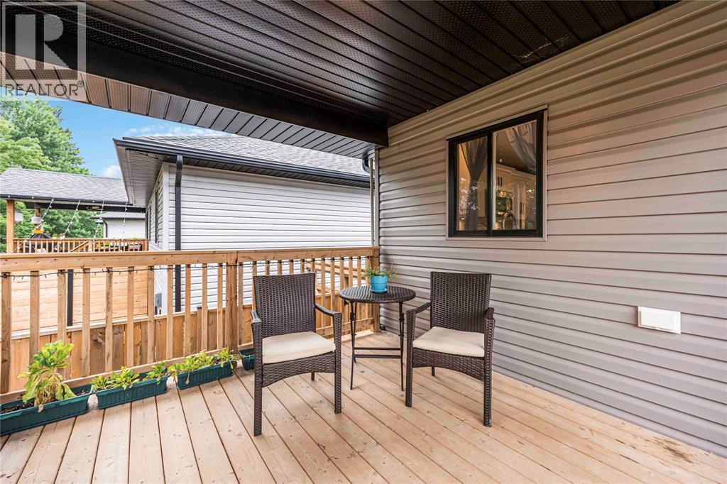 4095 Ernest Street, Petrolia, ON - Outdoor With Deck Patio Veranda With Exterior